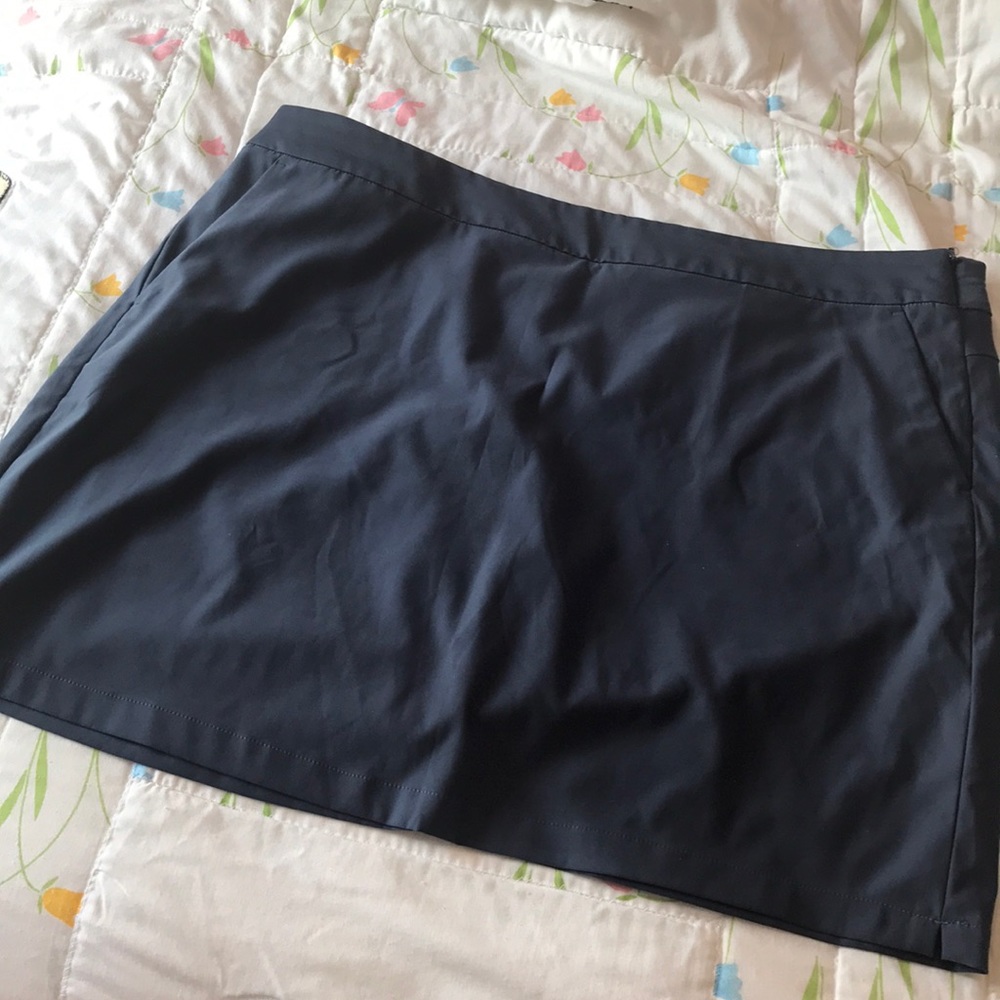 Excellent condition Nike DRI Fit skort, size 14